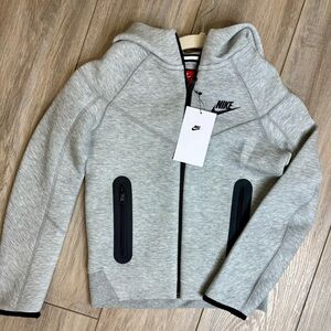 NET Nike Tech Kids Gray zip up jacket